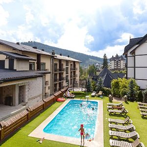 Hotel Pid Strihoju